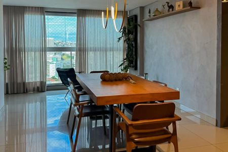 Apartamento à venda com 154m², 4 quartos e 3 vagasSala