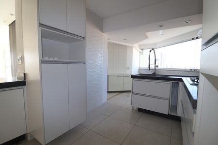 Apartamento à venda com 107m², 2 quartos e 3 vagasCozinha