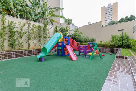 Apartamento à venda com 107m², 2 quartos e 3 vagas Apartamento à venda com 107m², 2 quartos e 3 vagasÁrea comum - Playground