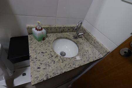 Apartamento à venda com 68m², 2 quartos e 1 vagaBanheiro Social - Pia