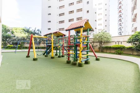 Apartamento à venda com 75m², 2 quartos e 2 vagasÁrea comum - Playground