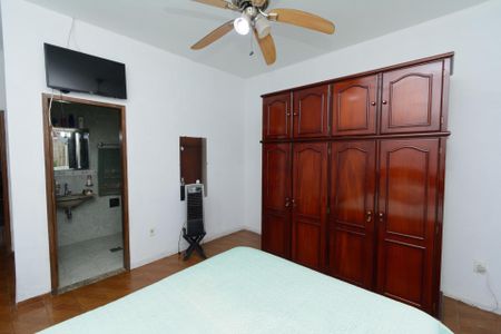 Casa à venda com 250m², 4 quartos e 3 vagas Casa à venda com 250m², 4 quartos e 3 vagasSuíte