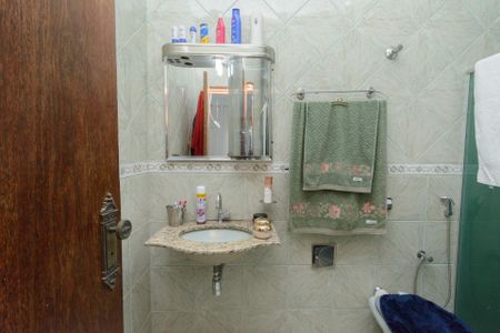 Casa à venda com 250m², 4 quartos e 3 vagas Casa à venda com 250m², 4 quartos e 3 vagasBanheiro da Suíte