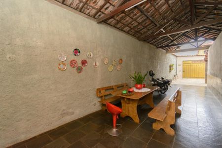 Casa à venda com 250m², 4 quartos e 3 vagas Casa à venda com 250m², 4 quartos e 3 vagasGaragem e Espaço Gourmet