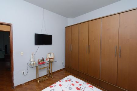 Casa à venda com 250m², 4 quartos e 3 vagas Casa à venda com 250m², 4 quartos e 3 vagasQuarto 1