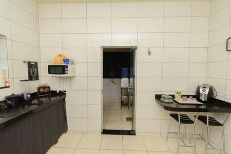 Casa à venda com 250m², 4 quartos e 3 vagas Casa à venda com 250m², 4 quartos e 3 vagasCozinha