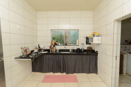 Casa à venda com 250m², 4 quartos e 3 vagas Casa à venda com 250m², 4 quartos e 3 vagasCozinha