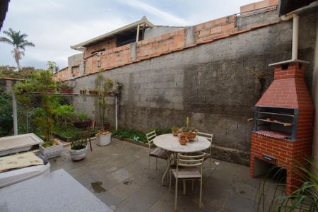 Casa à venda com 250m², 4 quartos e 3 vagas Casa à venda com 250m², 4 quartos e 3 vagasQuintal