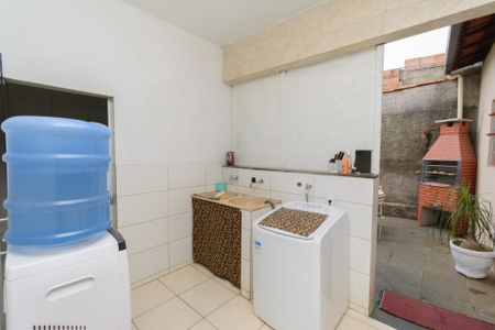 Casa à venda com 250m², 4 quartos e 3 vagas Casa à venda com 250m², 4 quartos e 3 vagasÁrea de Serviço