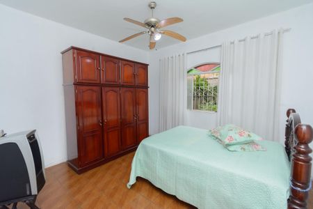 Casa à venda com 250m², 4 quartos e 3 vagas Casa à venda com 250m², 4 quartos e 3 vagasSuíte