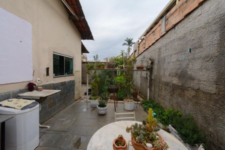 Casa à venda com 250m², 4 quartos e 3 vagas Casa à venda com 250m², 4 quartos e 3 vagasQuintal