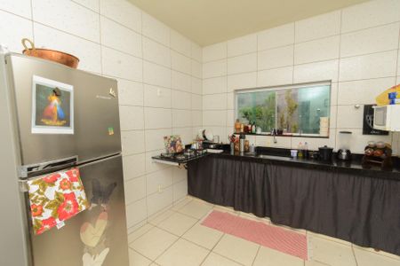 Casa à venda com 250m², 4 quartos e 3 vagas Casa à venda com 250m², 4 quartos e 3 vagasCozinha