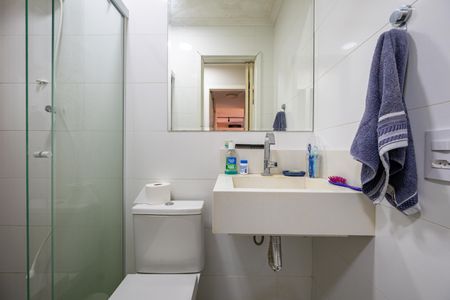 Casa à venda com 240m², 3 quartos e 2 vagas Casa à venda com 240m², 3 quartos e 2 vagasBanheiro 2