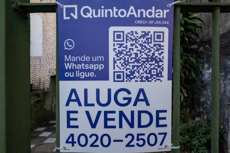 Casa à venda com 240m², 3 quartos e 2 vagas Casa à venda com 240m², 3 quartos e 2 vagasPlaquinha KBVE-61