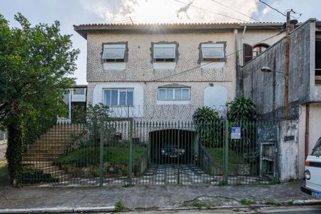 Casa à venda com 240m², 3 quartos e 2 vagas Casa à venda com 240m², 3 quartos e 2 vagasFachada