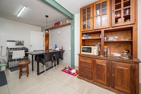 Casa à venda com 240m², 3 quartos e 2 vagas Casa à venda com 240m², 3 quartos e 2 vagasCozinha