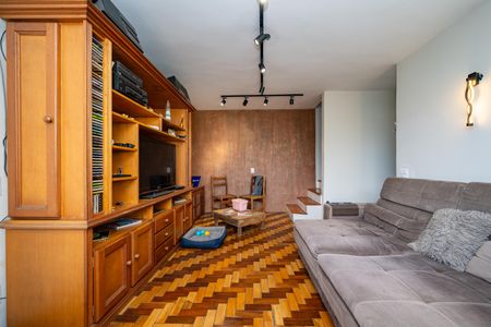 Casa à venda com 240m², 3 quartos e 2 vagas Casa à venda com 240m², 3 quartos e 2 vagasSala