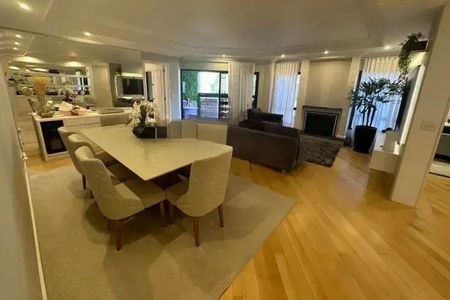 Apartamento à venda com 3 quartos, 156m² em Moema, São Paulo