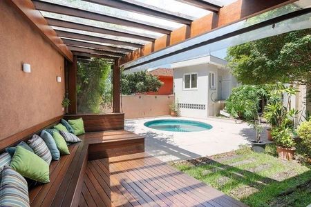 Casa à venda com 345m², 4 quartos e 3 vagas