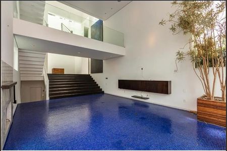 Casa à venda com 751m², 4 quartos e 4 vagas