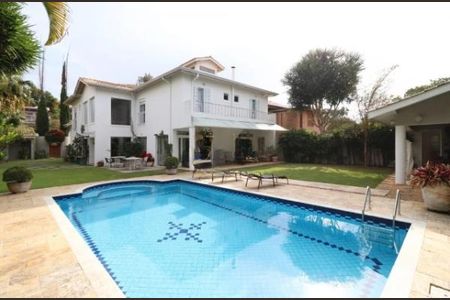 Casa à venda com 515m², 5 quartos e 3 vagas