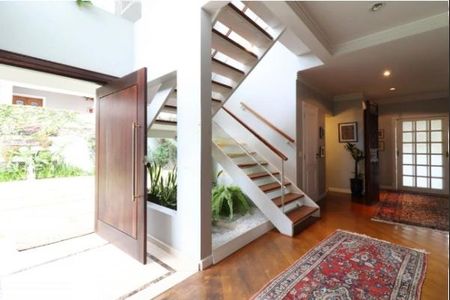 Casa à venda com 515m², 5 quartos e 3 vagas