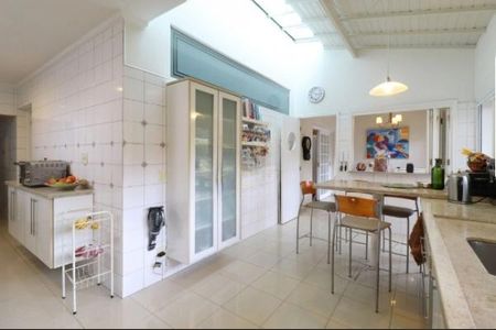 Casa à venda com 515m², 5 quartos e 3 vagas
