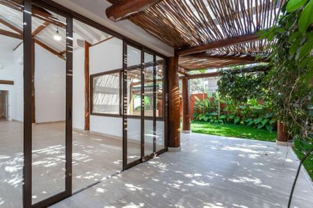Casa à venda com 626m², 4 quartos e 5 vagas