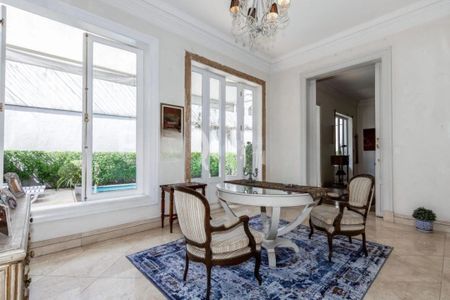 Casa à venda com 360m², 4 quartos e 3 vagas