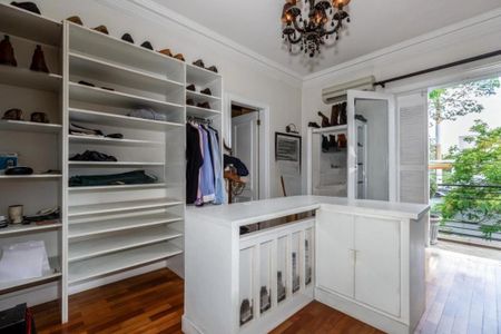 Casa à venda com 360m², 4 quartos e 3 vagas