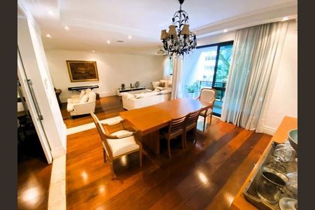 Apartamento à venda com 246m², 4 quartos e 3 vagas