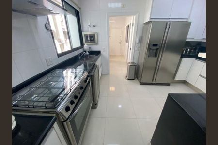 Apartamento à venda com 246m², 4 quartos e 3 vagas