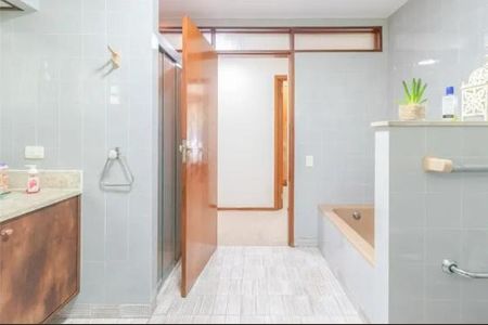 Casa à venda com 454m², 4 quartos e 3 vagas