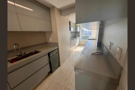 Apartamento à venda com 165m², 3 quartos e 3 vagas