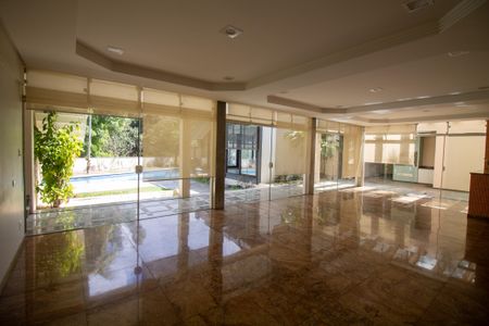 Casa à venda com 696m², 3 quartos e 6 vagasÁrea comum - Salão de festas