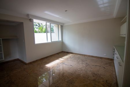 Casa à venda com 696m², 3 quartos e 6 vagasSala de Jantar