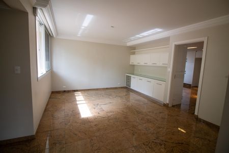 Casa à venda com 696m², 3 quartos e 6 vagasSala de Jantar