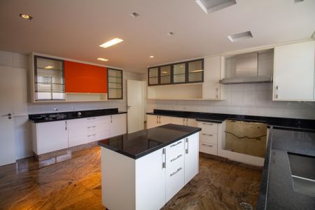 Casa à venda com 696m², 3 quartos e 6 vagasCozinha