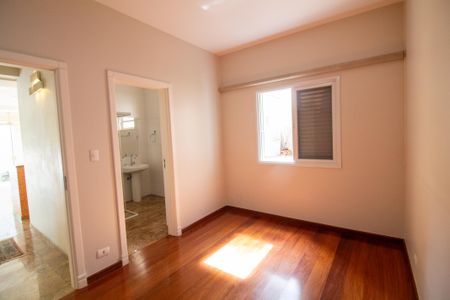 Casa à venda com 696m², 3 quartos e 6 vagasSuíte 4