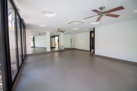 Casa à venda com 696m², 3 quartos e 6 vagasÁrea comum