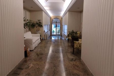 Apartamento à venda com 120m², 2 quartos e 1 vaga