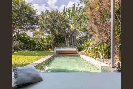 Casa à venda com 454m², 4 quartos e 6 vagas