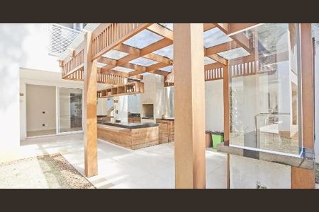 Casa à venda com 583m², 4 quartos e 6 vagas