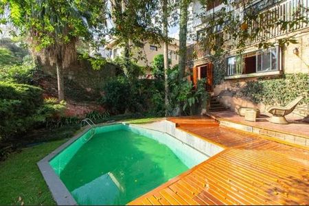 Casa à venda com 369m², 4 quartos e 2 vagas