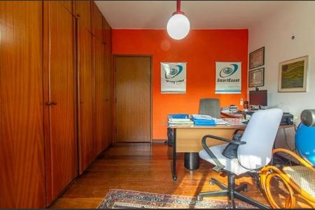 Casa à venda com 369m², 4 quartos e 2 vagas