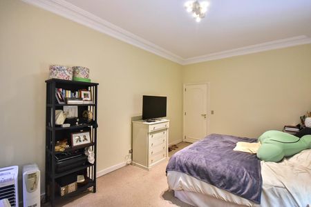 Casa à venda com 715m², 5 quartos e 3 vagasSuíte 1