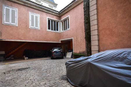 Casa à venda com 715m², 5 quartos e 3 vagasGaragem