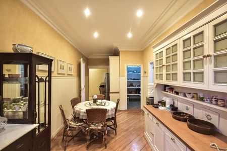 Casa à venda com 715m², 5 quartos e 3 vagasSala de Almoço