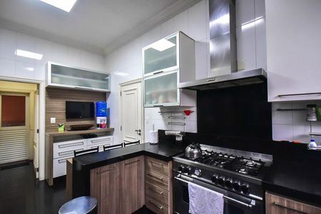 Casa à venda com 715m², 5 quartos e 3 vagasCozinha