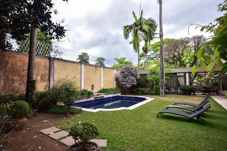 Casa à venda com 715m², 5 quartos e 3 vagasPiscina